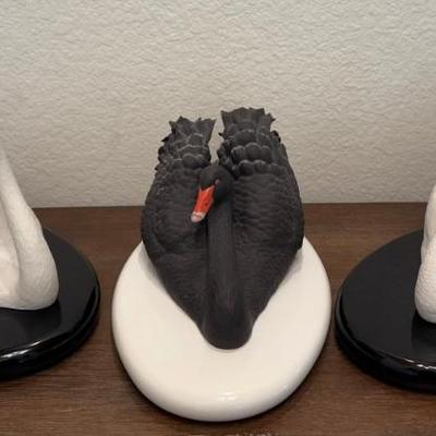 (3) Franklin Mint Royal Swan Bisque Porcelain Figurine, Ronald Van Ruyckevelt 1986 With Bases