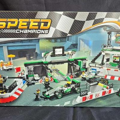 Sh537 lego speed champions 75883 nib) (value $309)