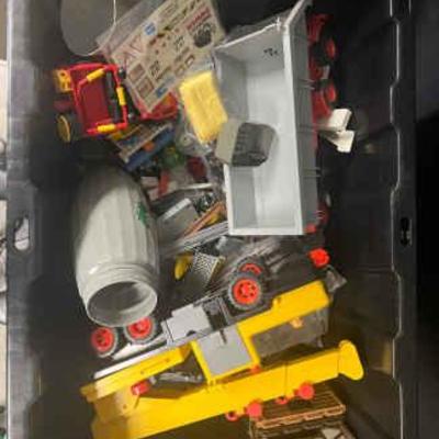 Sh874 lego and playmobil mystery lot