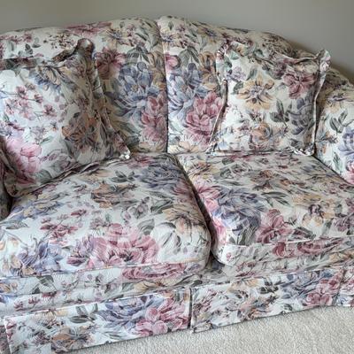 Loveseat - Floral