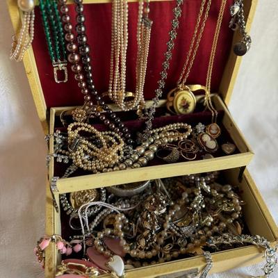 Mystery Lot: Vintage 1950s Costume Jewelry