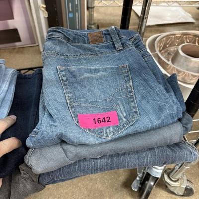 Sale Photo Thumbnail #195