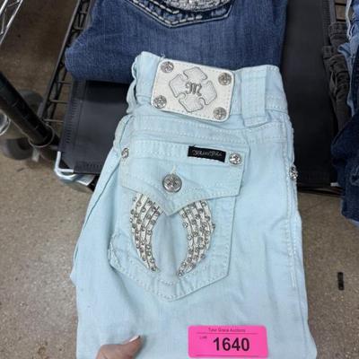 Sale Photo Thumbnail #193