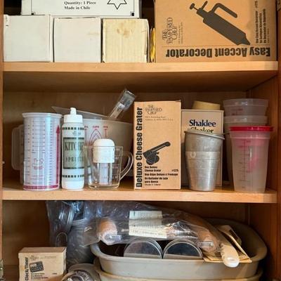 Pampered Chef Kitchen Collection W/ Gadgets, Pans, Cups, Etc