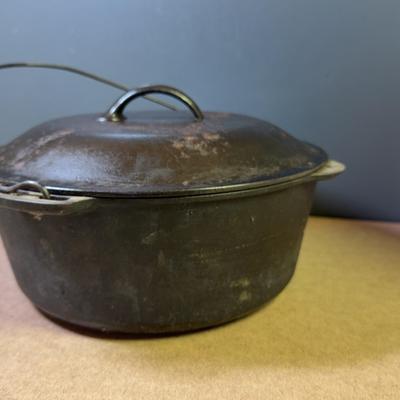 Cast Iron Dutch Oven