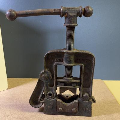 Reed Yoke Pipe Vise c. 1914