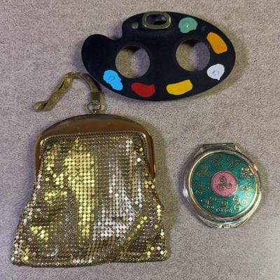 Whiting and Davis Gold Mesh Coin Purse/Mirror Compact