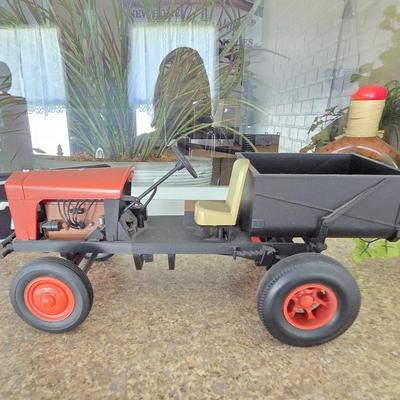 Arnold Palmer Iconic Pennzoil Golf Course Tractor replica