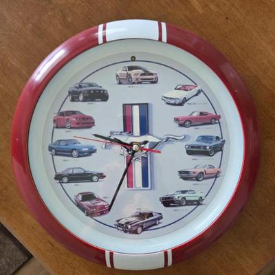 Ford Mustang clock- revs the engine at the top of every hour