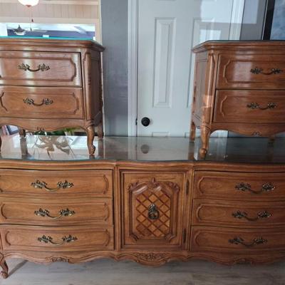 THOMASVILLE Camille Oak French Country Style Long Dresser & 2 Nightstands 