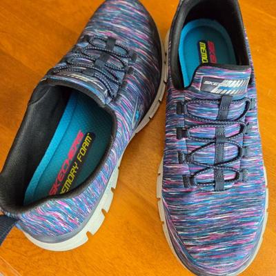 Skechers Womens Memory Foam Dual Lite-Size 9