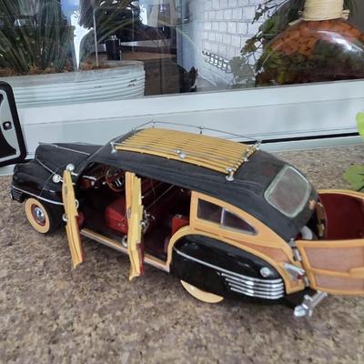 Danbury Mint 1942 Chrysler Town & Country Wagon