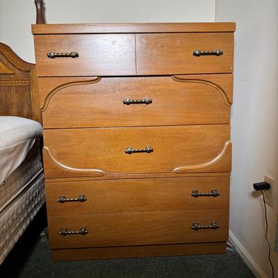 Standing Dresser