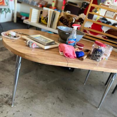 1970'S DINING TABLE