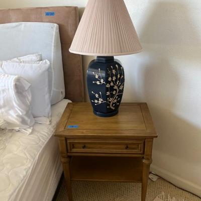 SET OF LAMPS