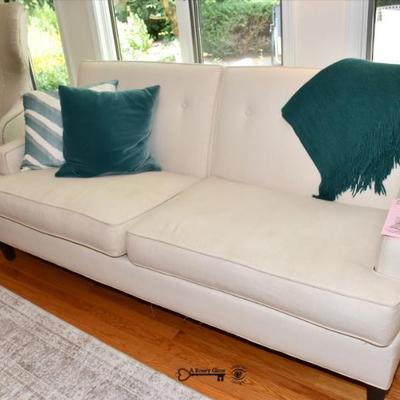 077 living room