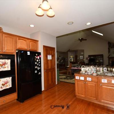 Sale Photo Thumbnail #268: 0266 kitchen