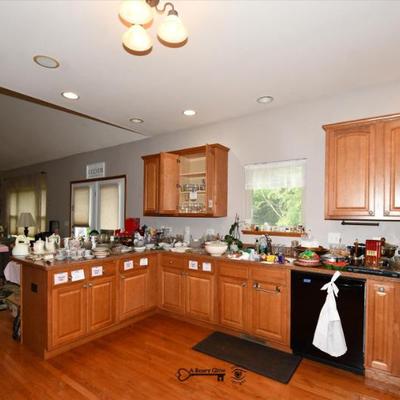 Sale Photo Thumbnail #266: 0264 kitchen