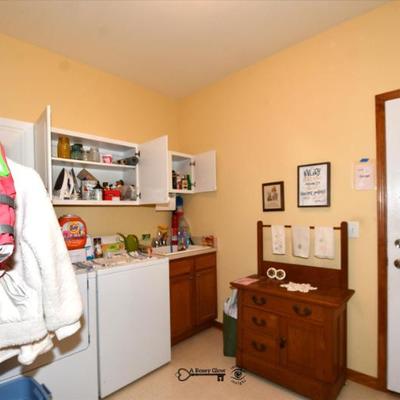 Sale Photo Thumbnail #850: 0848 laundry room