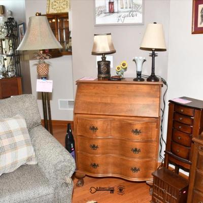 Sale Photo Thumbnail #48: 0046 living room