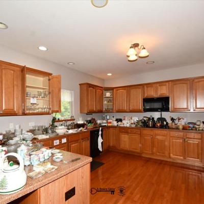 Sale Photo Thumbnail #265: 0263 kitchen