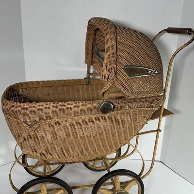 Victorian Vintage Wicker Baby Doll Stroller