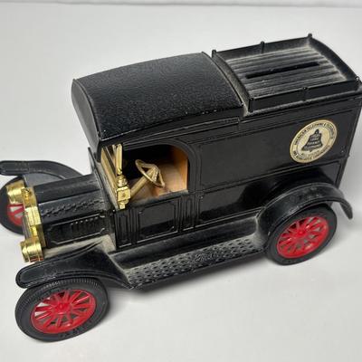 Ertl Replica Ford 1913 Model T Van American Telephone & Telegraph Co. Bank