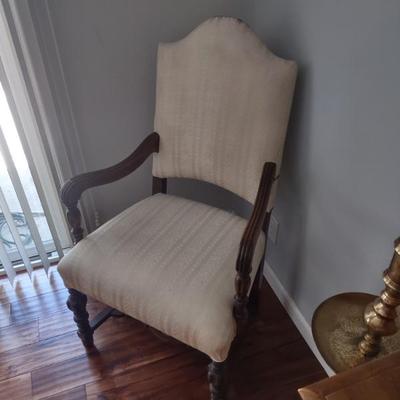 Dining captain chair