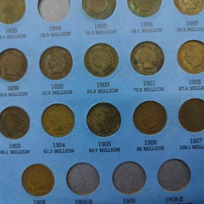 4 collector albums with old Indian head pennies and steel pennies and wheat pennies and Lincoln cents....... Late 1800s thru 1970s