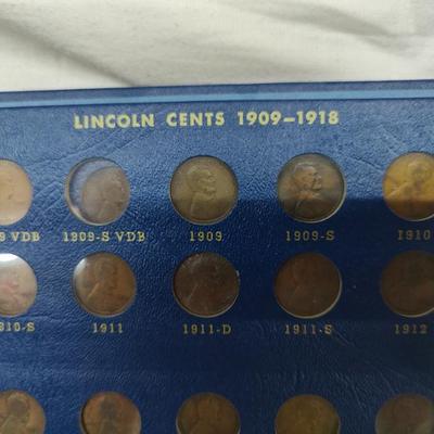 4 collector albums with old Indian head pennies and steel pennies and wheat pennies and Lincoln cents....... Late 1800s thru 1970s