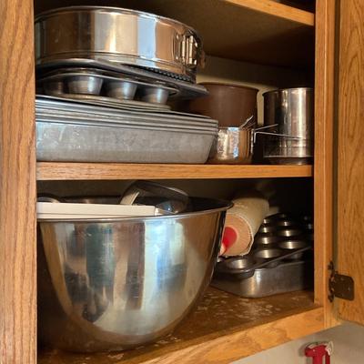 Baking Pans and sheets , Utensils Mixing Bowls