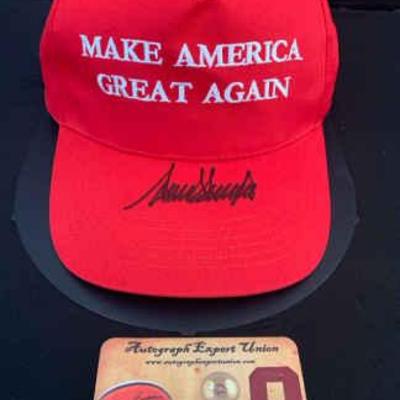 Ta250v autographed hat by donald trump