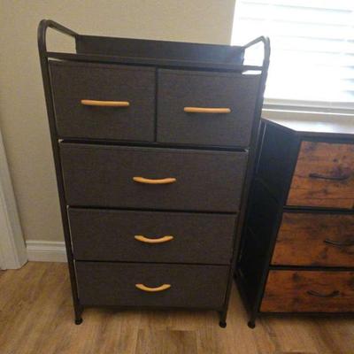Ta345 organizer with 2 small cubes and 3 larger cubes