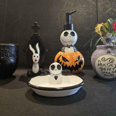 Ta221 nightmare before christmas bathroom