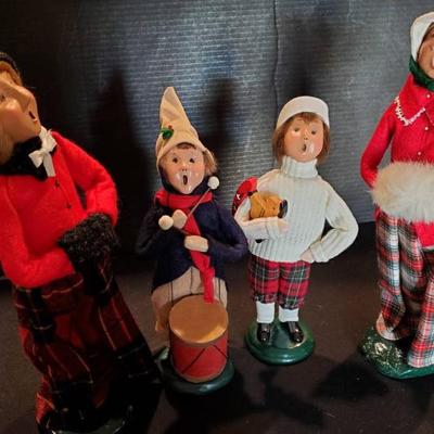 Ta297 byers choice ltd carolers 3