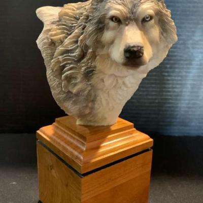 Ta206 wolf sculpture by danny edwards