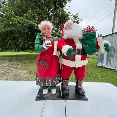 Mr. & Mrs. Claus 