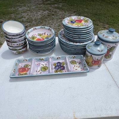Black Forest Fruits Dinnerware