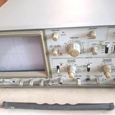 Leader 20 MHz Oscilloscope, Instruction Manual, & Probe Kit