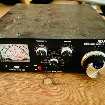 MFJ Deluxe Versa Tuner II — 300 Watt Antenna Tuner / Watt Meter