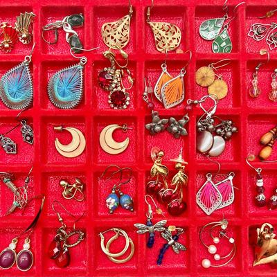 (25+) Pairs of Earrings including 925 Sterling Silver
