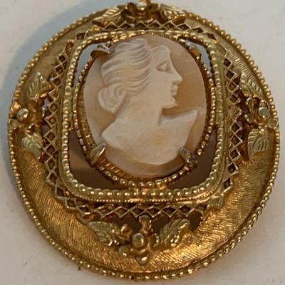 Vintage GENO Cameo Brooch 