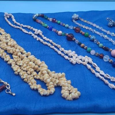 Collaboration of Colorful Jewelry 
