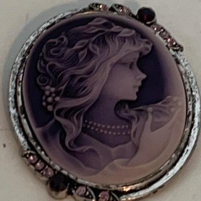 Cameo Resin With Amethyst 
