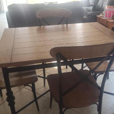 Dinning Table And Chairs