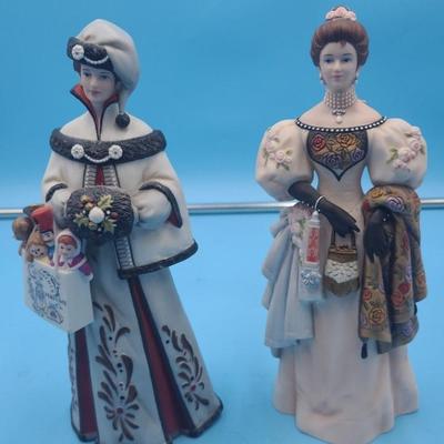 1999-2000 Mrs. Albee Award Avon Porcelain Figurines 
