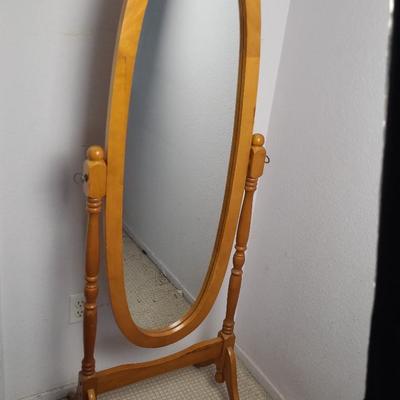 Oval Stand Swivel Mirror 