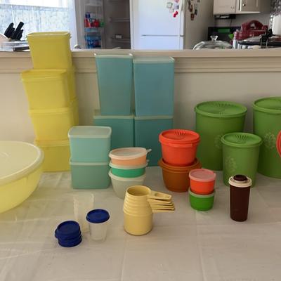 Vintage 32 Piece Tupperware Set w/lids and 6 Piece Tupperware Measuring Cups