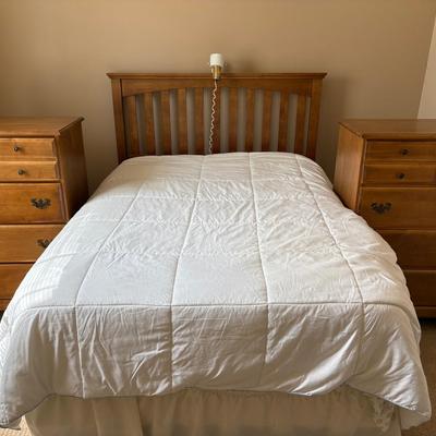 Full Size Set Bedroom Set w/ Mattress, Headboard, and 2 Dressers 
