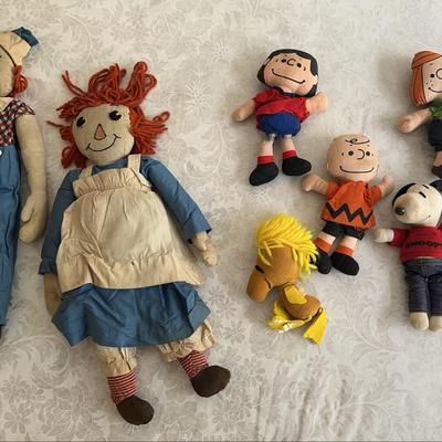 Vintage 1960’s  Peanuts Cloth Dolls (6) Vintage Raggedy Ann & Andy Dolls